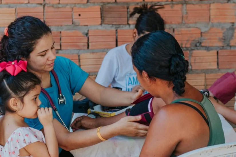Photo health worker: by Carlos Magno on Unsplash