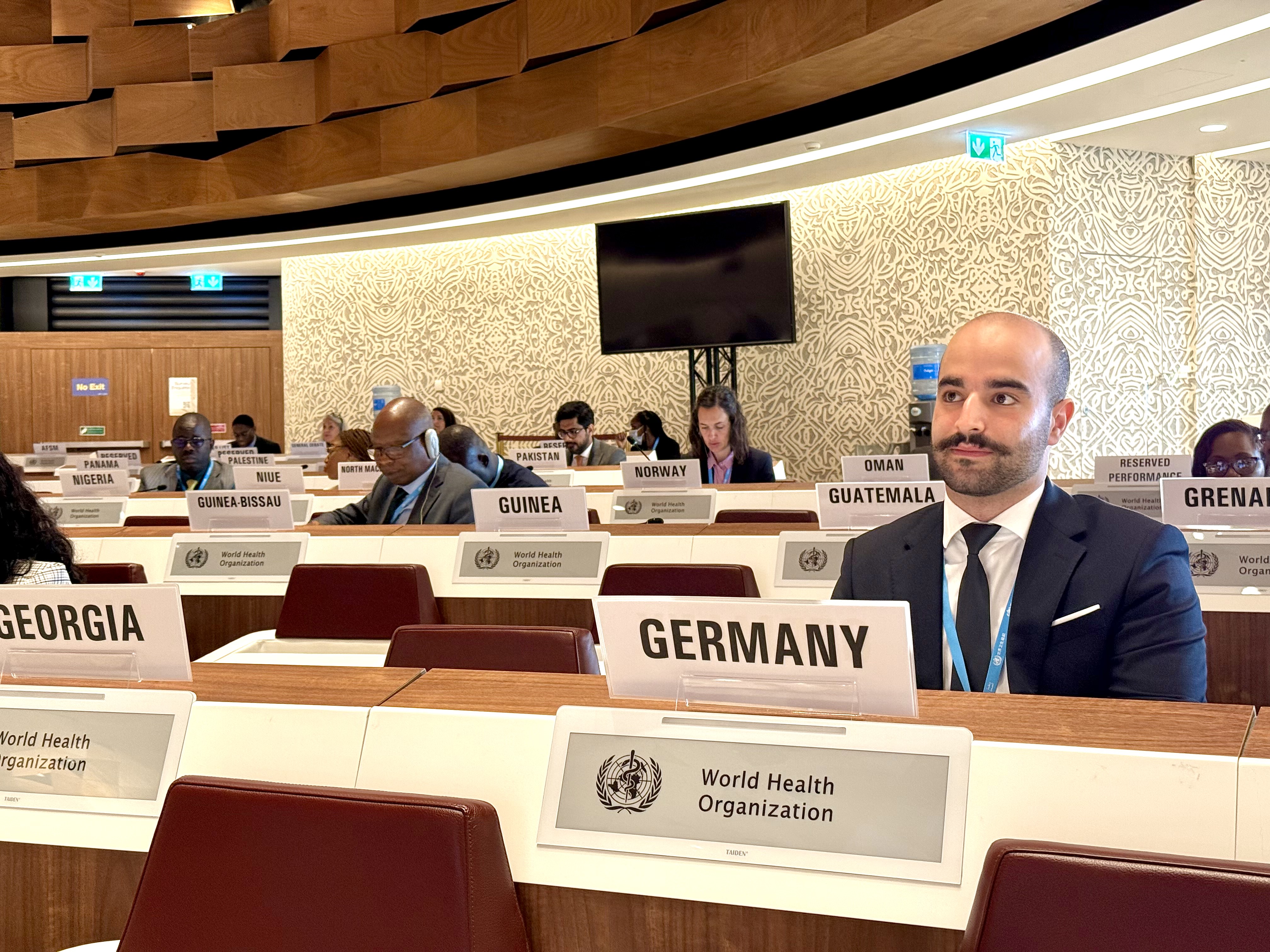 Ahmet Bekisoglu as German Youth Delegate at the 78th World Health Assembly. ©Ahmet Bekisoglu Ahmet Bekisoglu as German Youth Delegate at the 78th World Health Assembly. ©Ahmet Bekisoglu